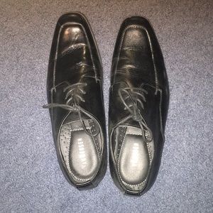 Black dress shoes